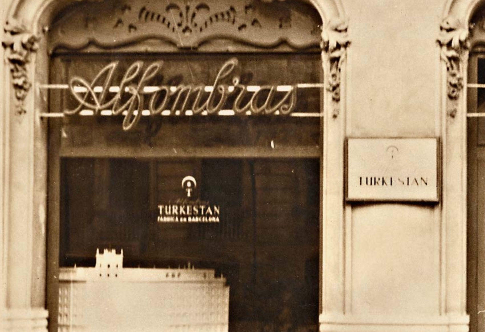 Adiós a un icono comercial de Barcelona: cierra por jubilación la centenaria tienda Turkestan Adiós a un icono comercial de Barcelona: cierra por jubilación la centenaria tienda Turkestan