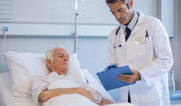 Carta blanca para médicos de familia y pediatras que quieran compatibilizar pensión y trabajo