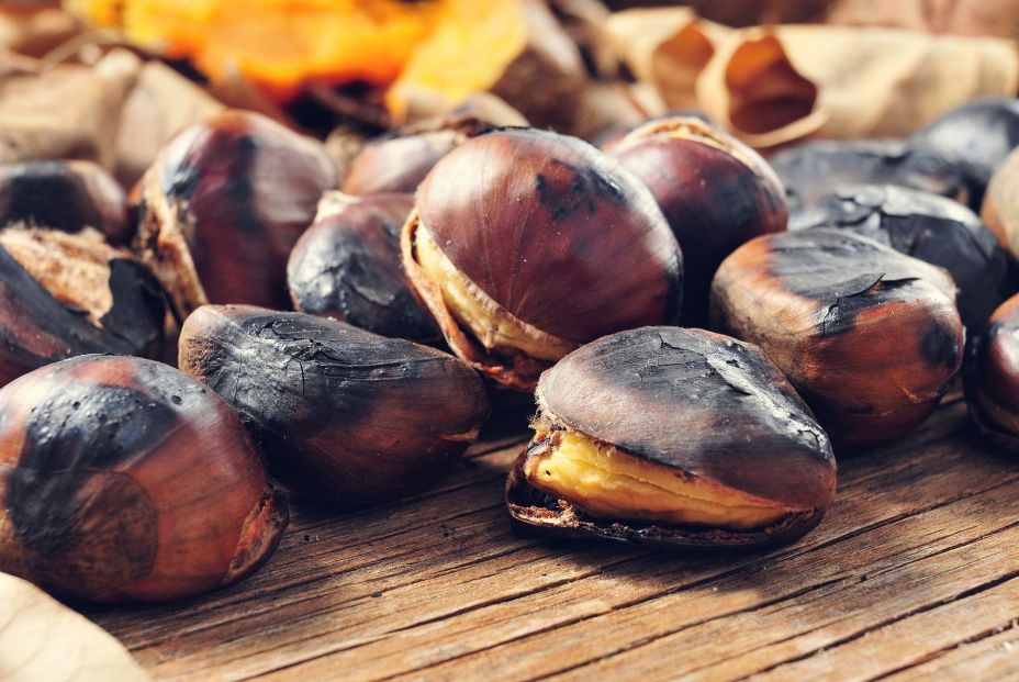 Cómo pelar castañas sin esfuerzo: el truco viral que arrasa en las redes. Fuente: BigStock Cómo pelar castañas sin esfuerzo: el truco viral que arrasa en las redes. Fuente: BigStock