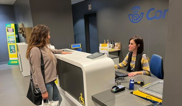 Correos sube un 7,9% el precio de los sellos nacionales y un 5,5% el de paquetes para 2026
