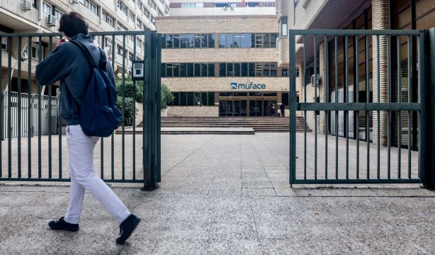 Adeslas presiona al Gobierno con una carta de despedida a los mutualistas. Foto: EuropaPress