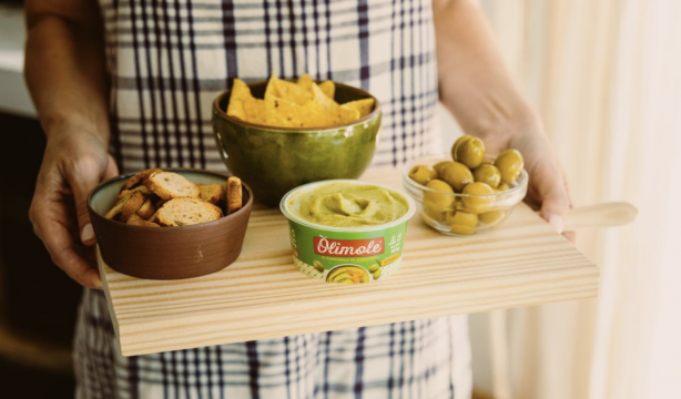 La Española lanza Olimole, el primer guacamole hecho con aceitunas
