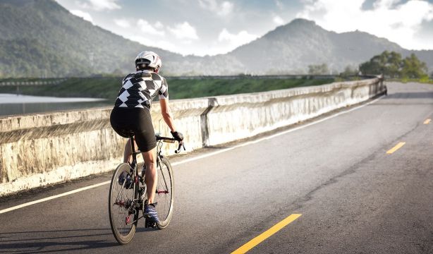 Esta es la nueva normativa de la DGT que afectará a los ciclistas a partir de 2025