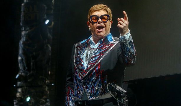 Elton John ha perdido la vista casi por completo: "No sé si volveré a grabar porque no veo la letra"