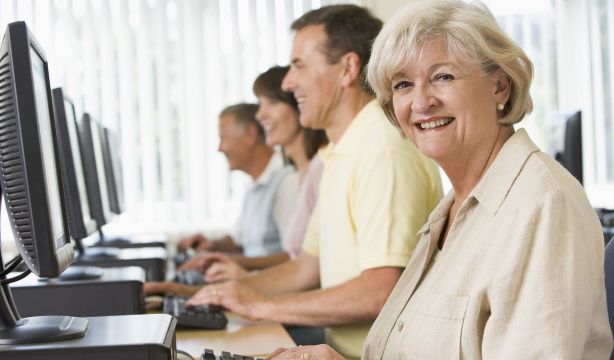 #Tiktokers+60: fomentando el espíritu crítico de los mayores al acceder a la información