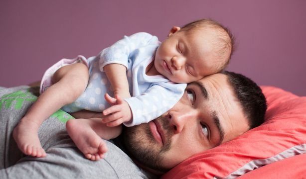 Demuestran que el peso del padre influye en el tamaño del bebé al nacer y en su salud posterior