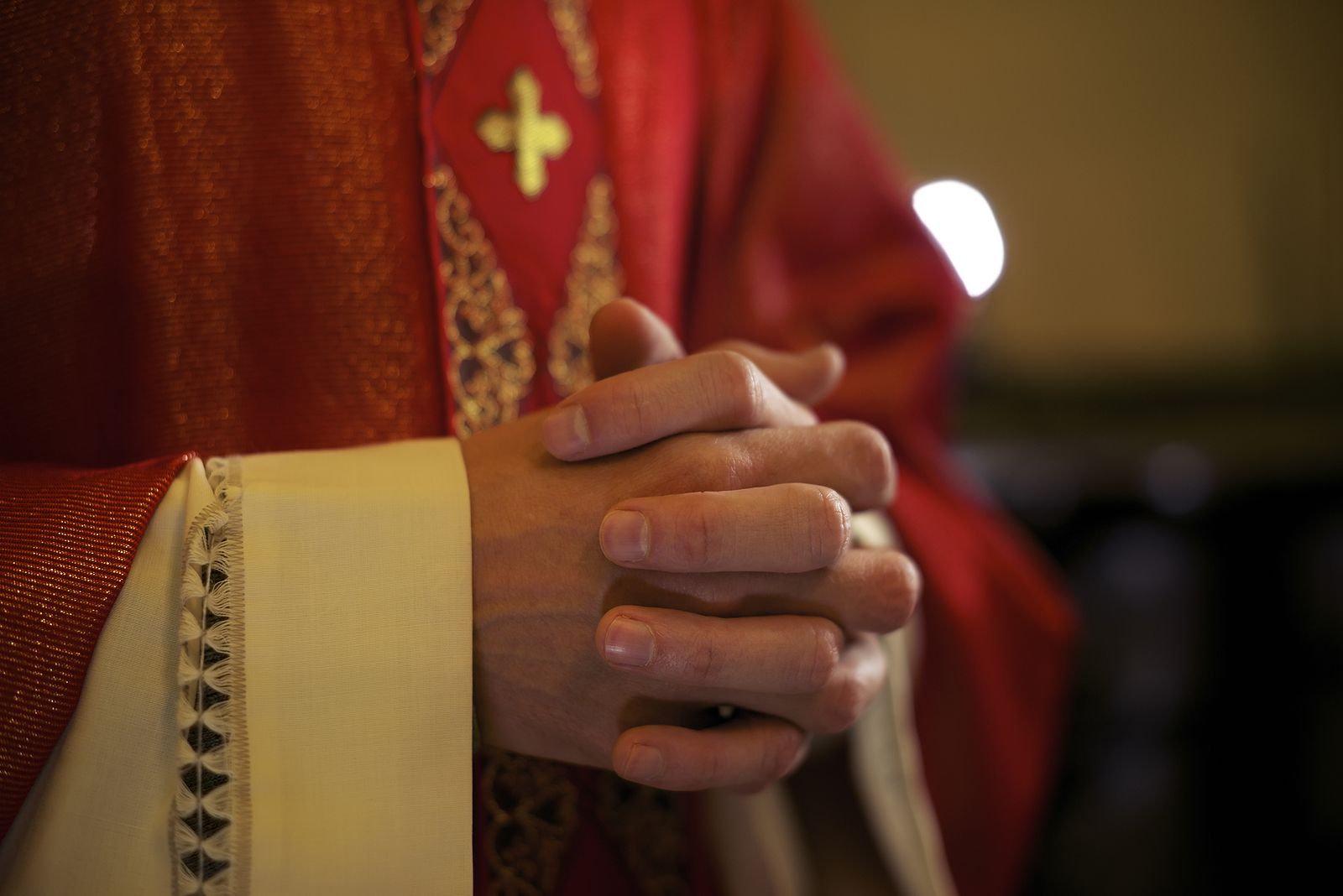Aumentan las personas que van a misa en España mientras descienden las bodas por la Iglesia Aumentan las personas que van a misa en España mientras descienden las bodas por la Iglesia