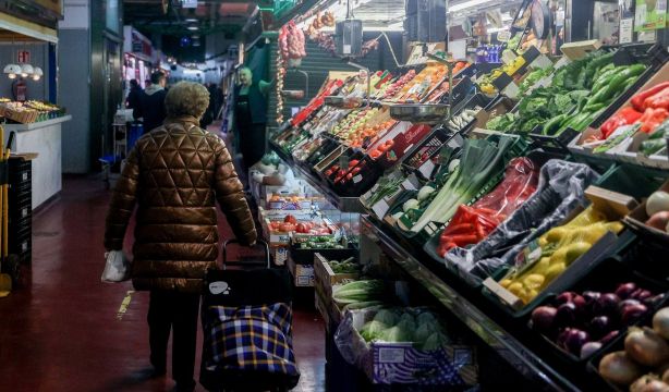Doble amenaza de la inflación: empobrece a los jubilados y aumentará el gasto en pensiones