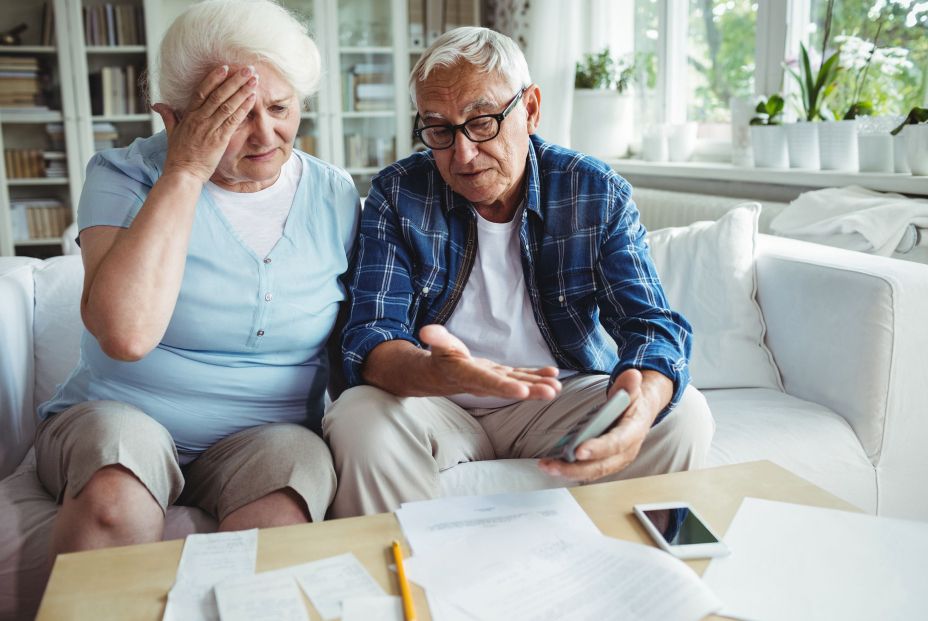 Pensiones embargadas: la tragedia de los mayores