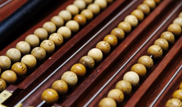 El matemático que creó un sistema para ganar 14 veces la lotería y terminó bajo investigación