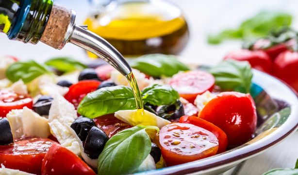 Este es el alimento de origen español que combate la demencia