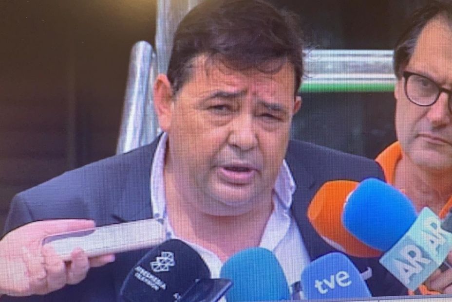 Nicasio Marín hace declaraciones a la puerta del Palacio de Justicia de Almería