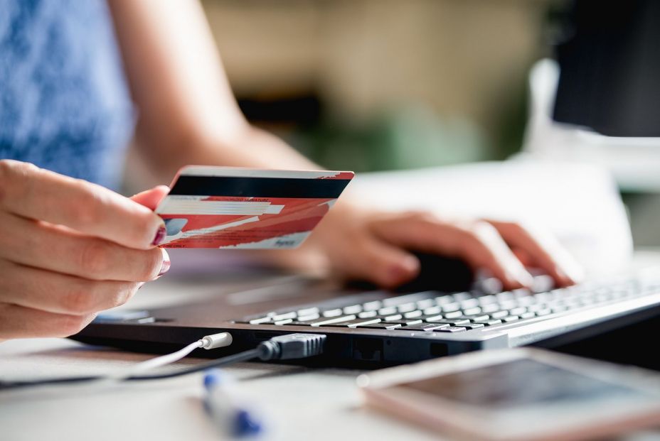 La "trampa" de las tarjetas revolving: su interés TAE sube este año hasta el 23% La "trampa" de las tarjetas revolving: su interés TAE sube este año hasta el 23%