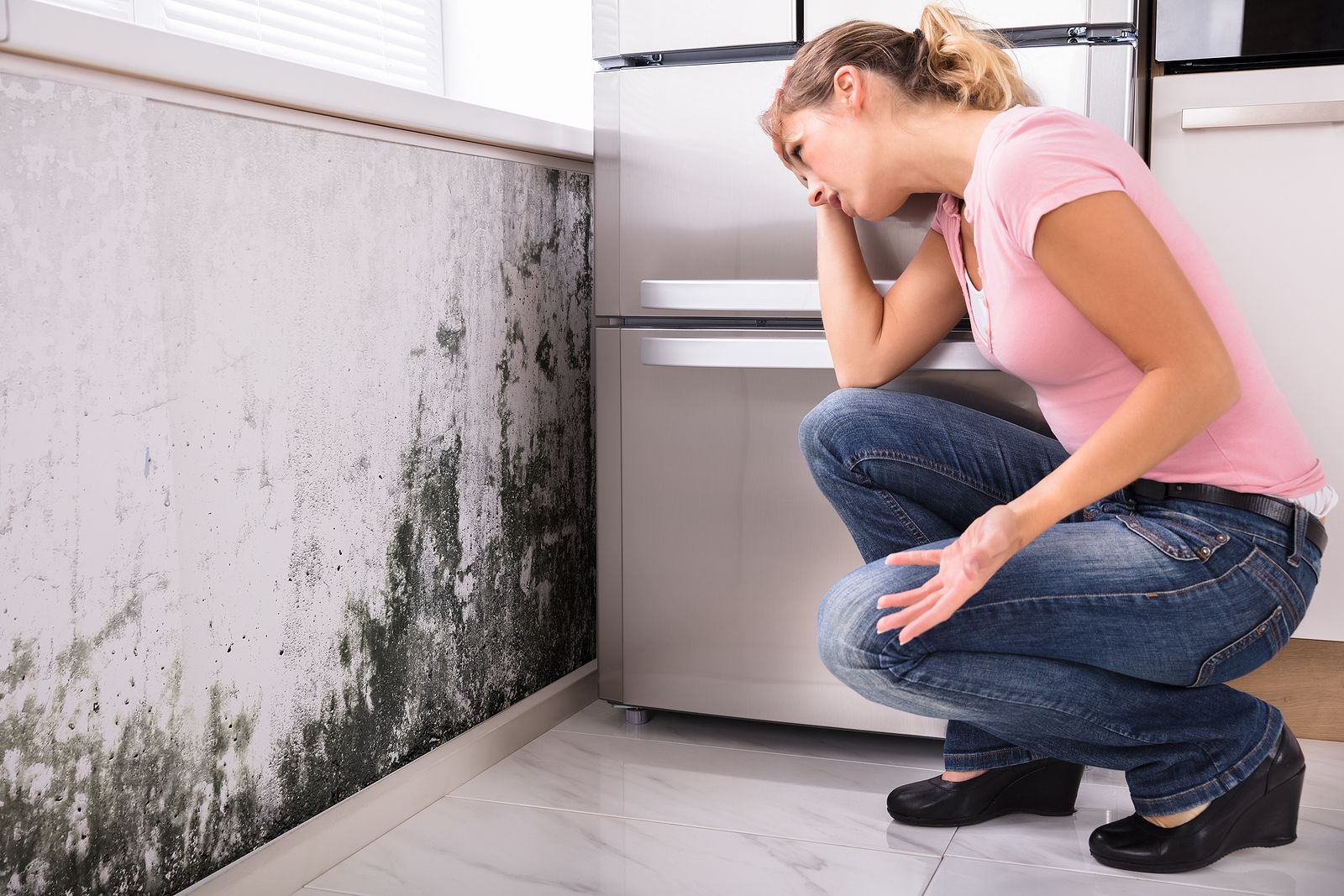 Descubre cómo mantener a raya el moho de tu baño