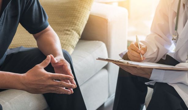 Se reduce el porcentaje de españoles que consulta a profesionales por problemas de salud mental