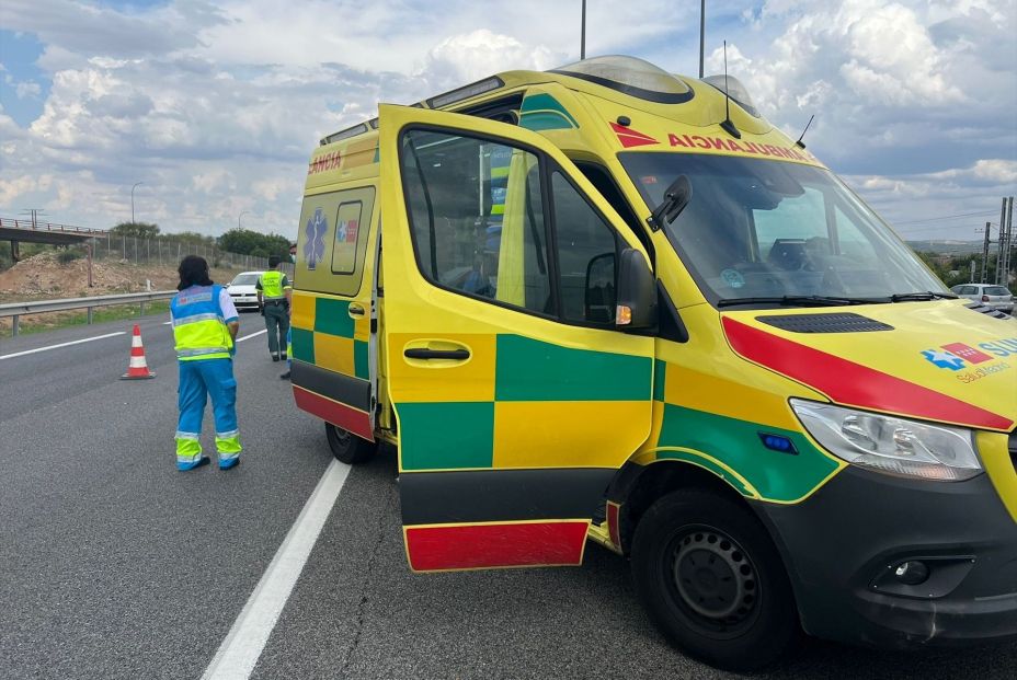 Ambulancia en carretera. Fuente: 112 COMUNIDAD DE MADRID Ambulancia en carretera. Fuente: 112 COMUNIDAD DE MADRID