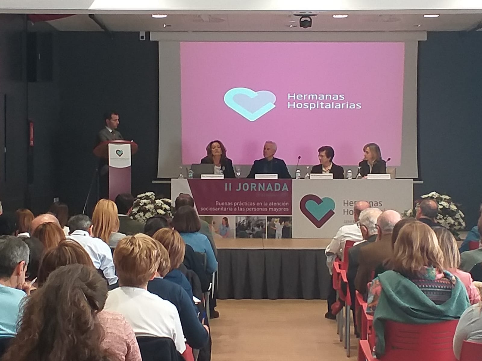 Inauguración de las jornadas "Buenas prácticas en la atención sociosanitaria a las personas mayores". Inauguración de las jornadas "Buenas prácticas en la atención sociosanitaria a las personas mayores".