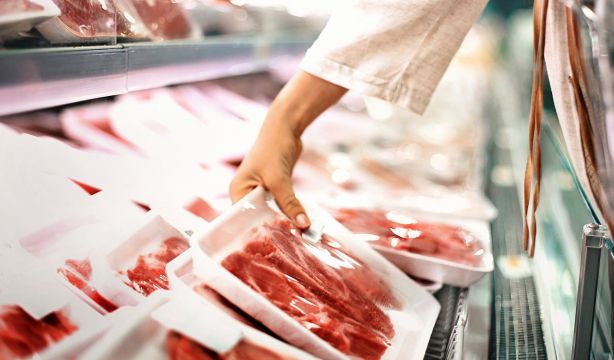 Modificar los hábitos alimentarios reduciría en un 35% el impacto ambiental, según estudio
