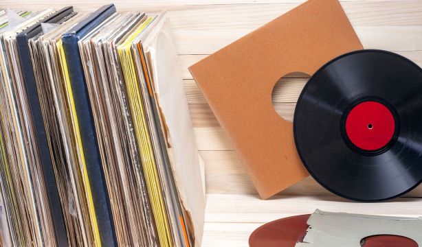 ¿Cuál es el secreto para que los vinilos vuelvan a estar de moda? (Bigstock)