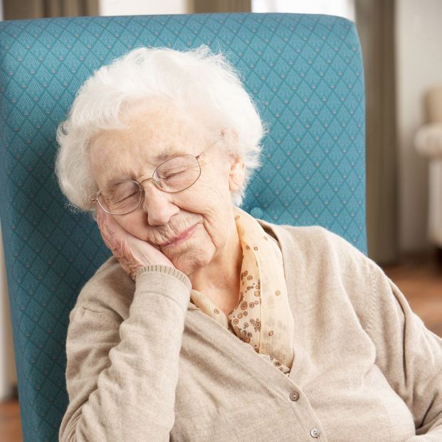 Mujer durmiendo la siesta. Fuente: Bigstock Mujer durmiendo la siesta. Fuente: Bigstock