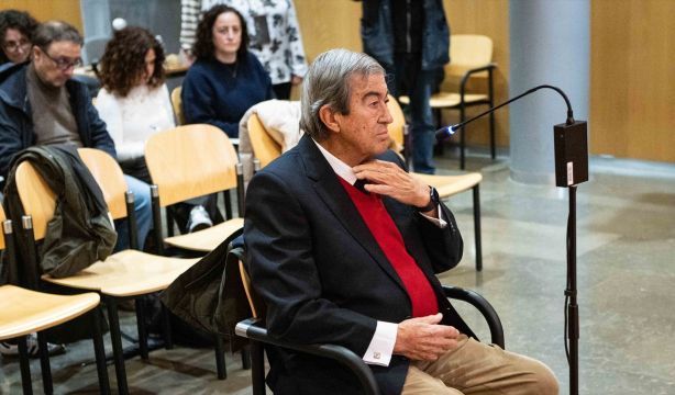 Álvarez-Cascos: "Es ridículo que a mis 77 años esté dando explicaciones de un ticket de 42 euros"