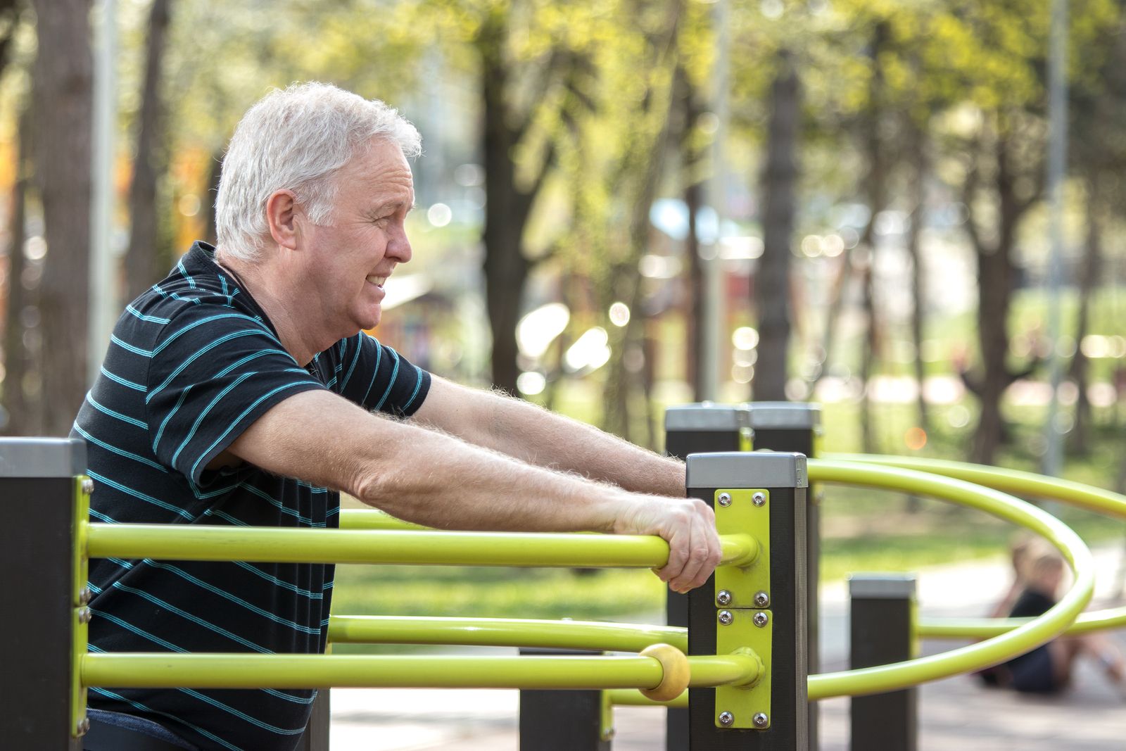¿Cómo utilizar los aparatos en los parques para mayores de forma adecuada? ¿Cómo utilizar los aparatos en los parques para mayores de forma adecuada?