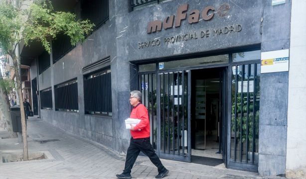 A Muface ya solo le puede salvar Asisa: DKV también renuncia