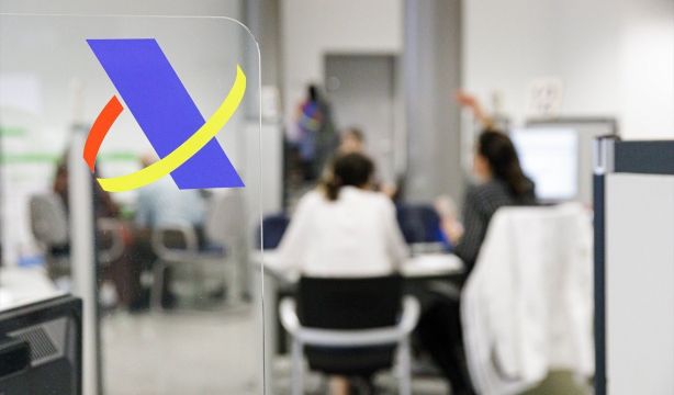Con qué ingresos no tienes que presentar la declaración de la Renta en 2025