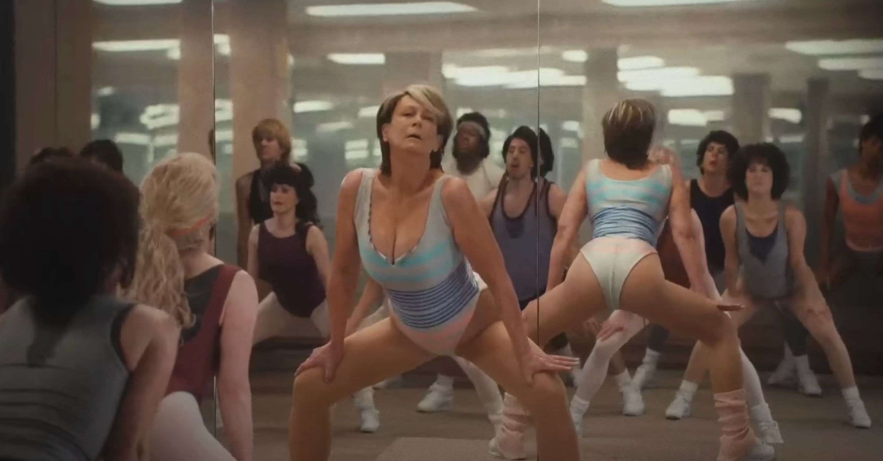 Jamie Lee Curtis recrea su mítica escena de aeróbic 40 años después (YouTube) Jamie Lee Curtis recrea su mítica escena de aeróbic 40 años después (YouTube)
