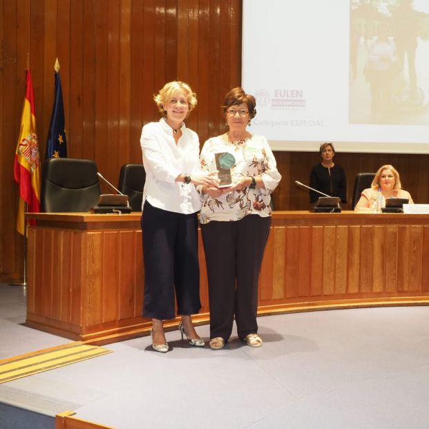 Ángela Machado,  recibe el VI Premio Eulen-Senda de liderazgo de mayores