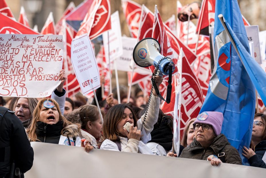 Concentración de los trabajadores de Ayuda a Domiclio en Madrid que siguen en huelga indefinida Concentración de los trabajadores de Ayuda a Domiclio en Madrid que siguen en huelga indefinida