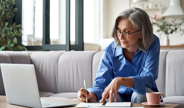 Vuelve 'No me llames soledad', el certamen de escritura que promueve la longevidad saludable