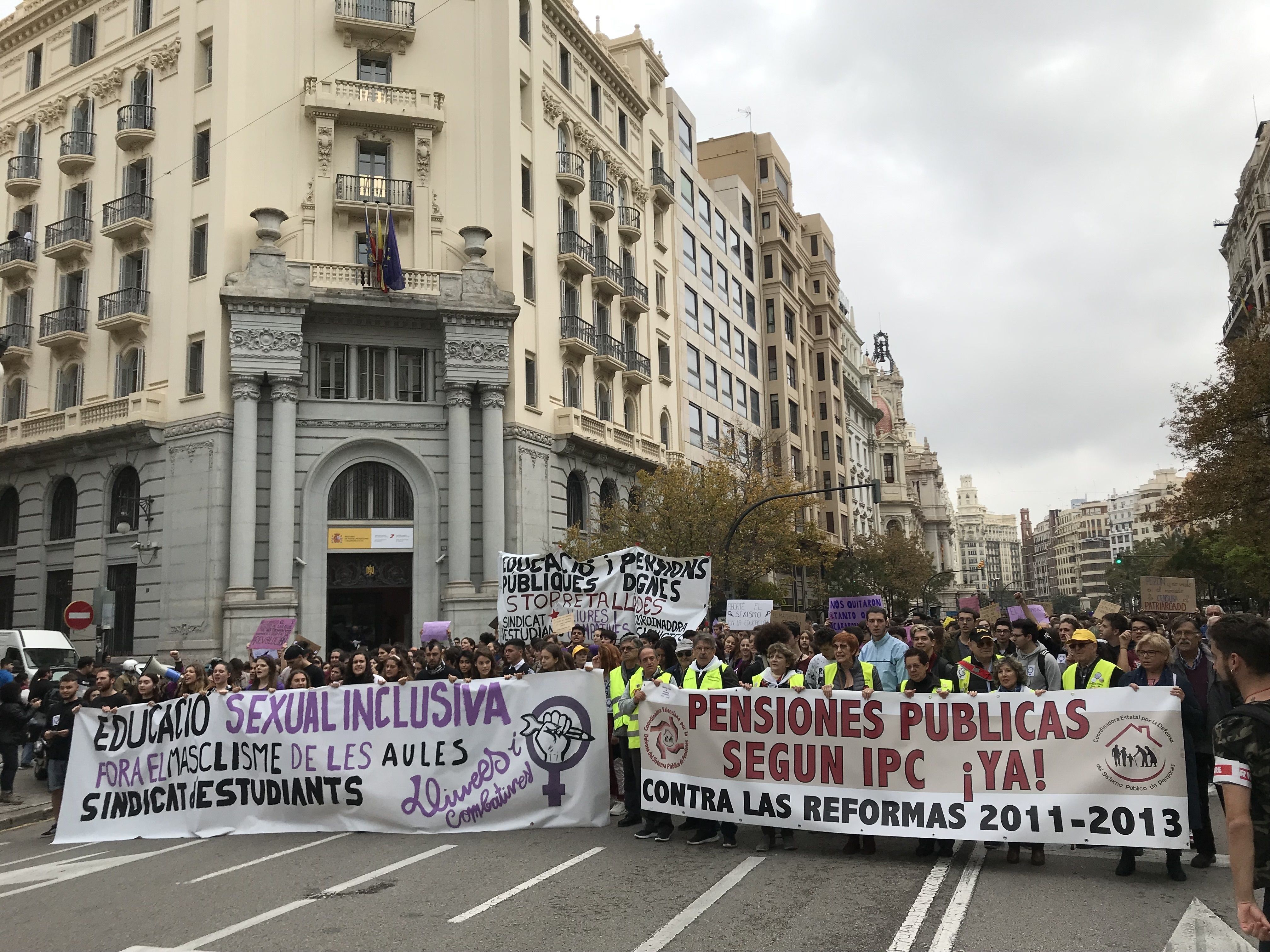 Los pensionistas se manifiestan en Valencia