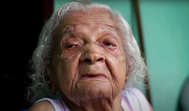 Una brasileña de 119 años reclama el título de la mujer más longeva del mundo