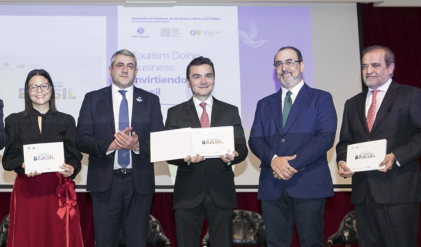 El secretario general de ONU Turismo presenta guías para potenciar el turismo en Brasil y Panamá