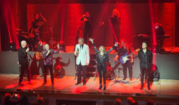 'Pioneros, los padres del pop' recupera los himnos que marcaron a distintas generaciones (Moon World)