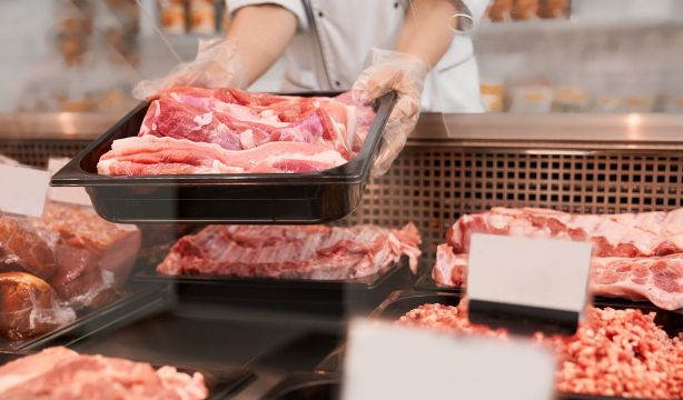 El truco viral de un carnicero para conservar la carne fresca durante cinco días en la nevera