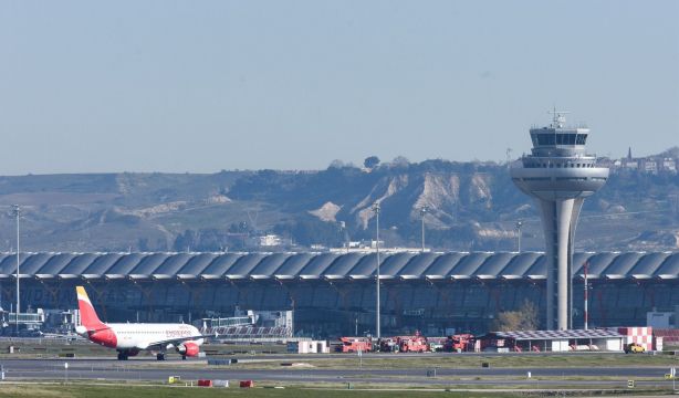 AENA investiga el abandono de una mujer de 92 años en las pistas del aeropuerto de Barajas