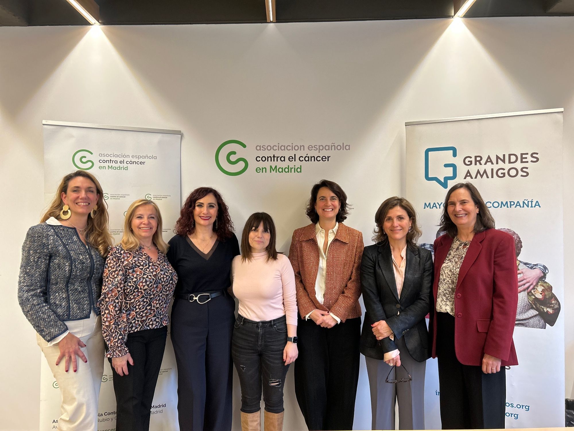 La Fundación Grandes Amigos y la AECC se unen por el bienestar de mayores con cáncer y soledad (Fundación Grandes Amigos)
