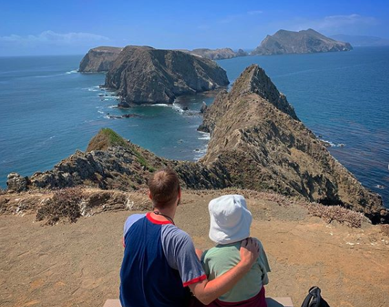 Abuela y nieto viajan juntos. Foto: @grandmajoysroadtrip Abuela y nieto viajan juntos. Foto: @grandmajoysroadtrip