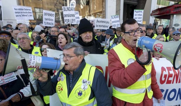Protestas en toda España: "Con las pensiones y derechos sociales no se juega"