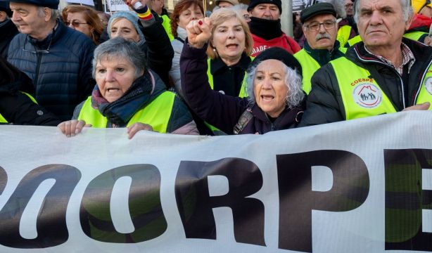 Los pensionistas protestan en calles de Madrid 