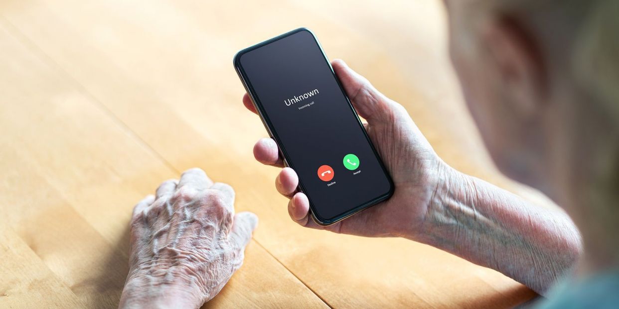 La Policía alerta sobre un nuevo fraude telefónico: las “robollamadas”
