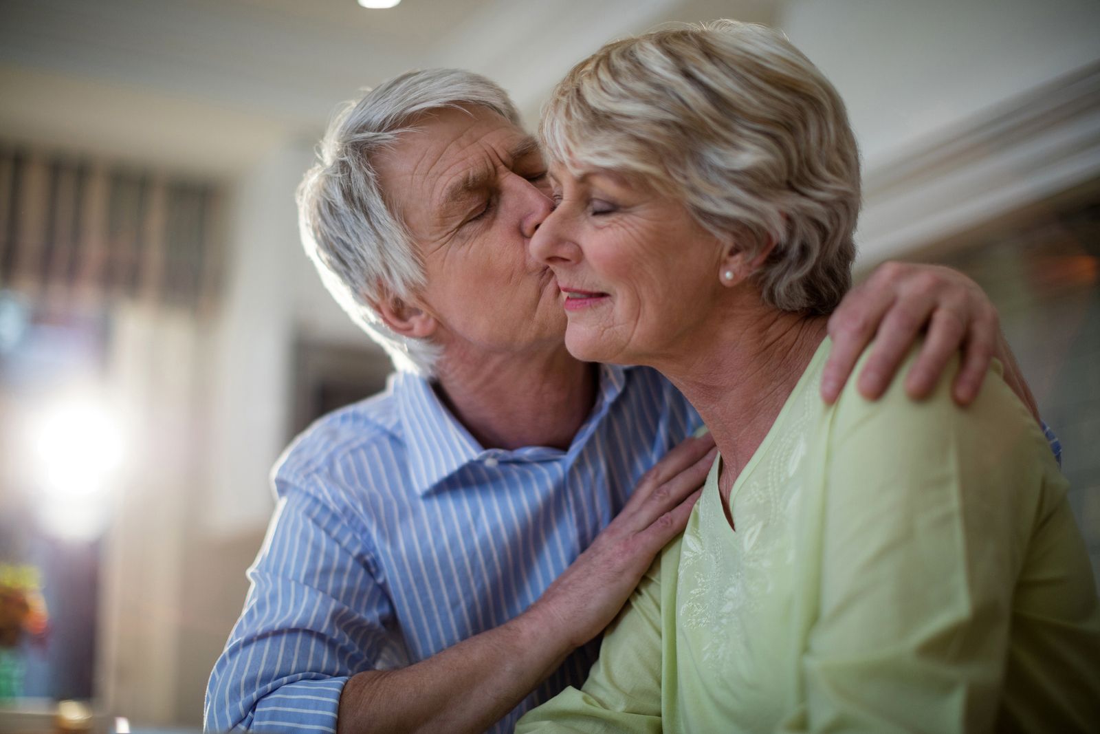 Se puede dar la mononucleosis o enfermedad del beso en personas mayores