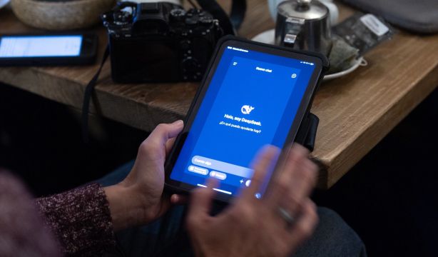 OCU alerta sobre los posibles riesgos de DeepSeek