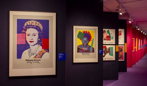 Los carteles más icónicos de Andy Warhol llegan a Madrid