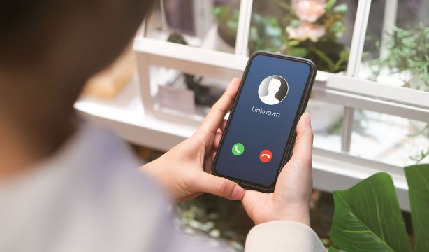 Las llamadas comerciales desde móviles estarán prohibidas este 2025