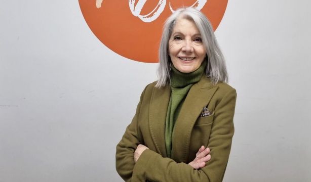 Camino Villa: "La revolución de las canas es más que una moda, es una declaración de principios"