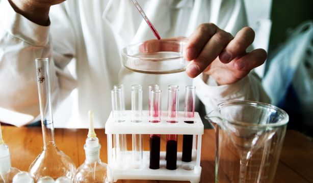 EEUU autoriza la primera prueba de sangre utilizada para diagnosticar el alzhéimer