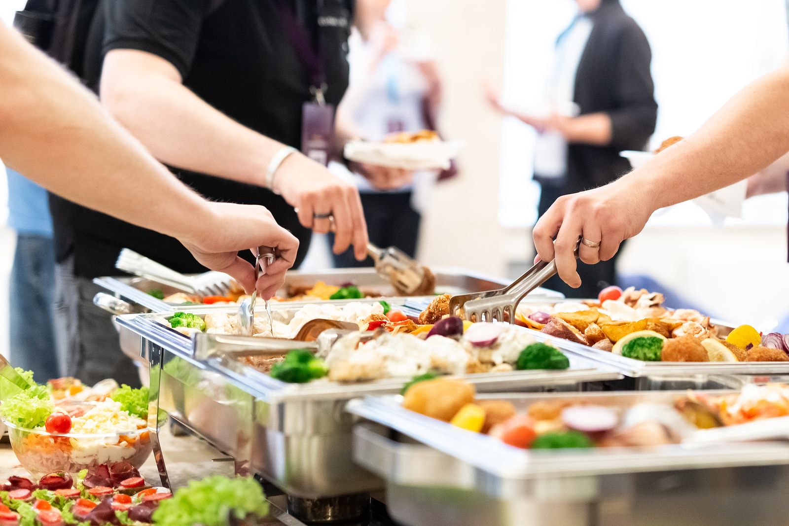 Consejos a tener en cuenta para comer sano en un buffet